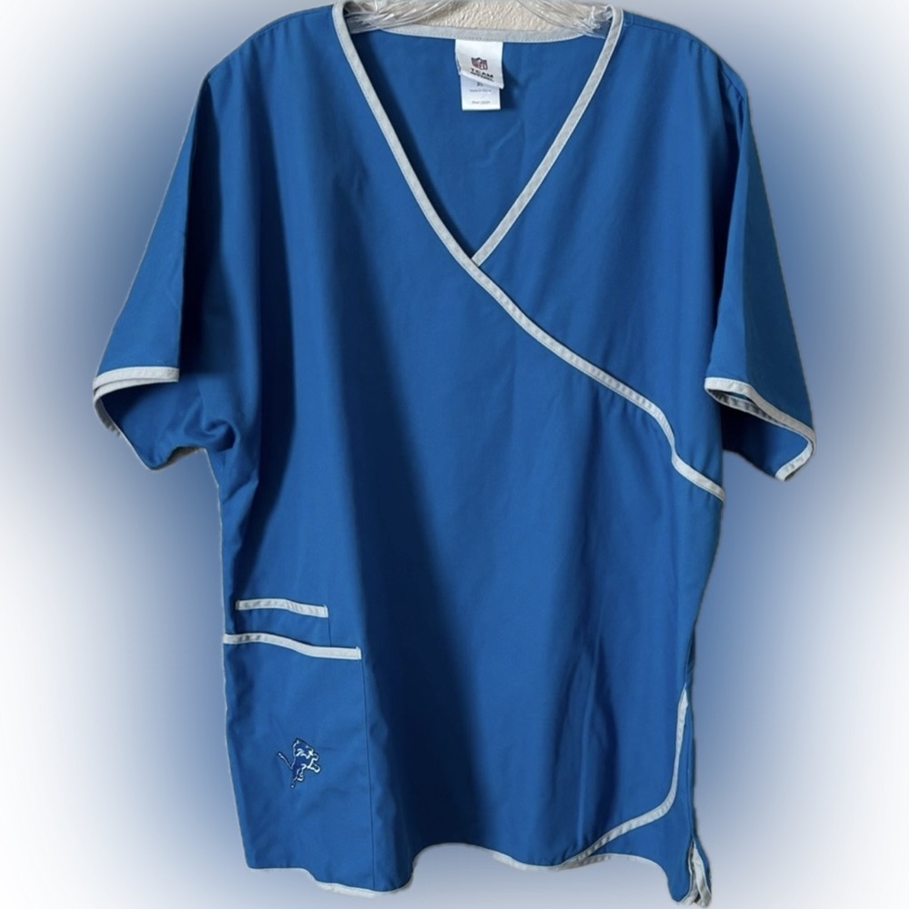 Detroit Lions XL scrub top